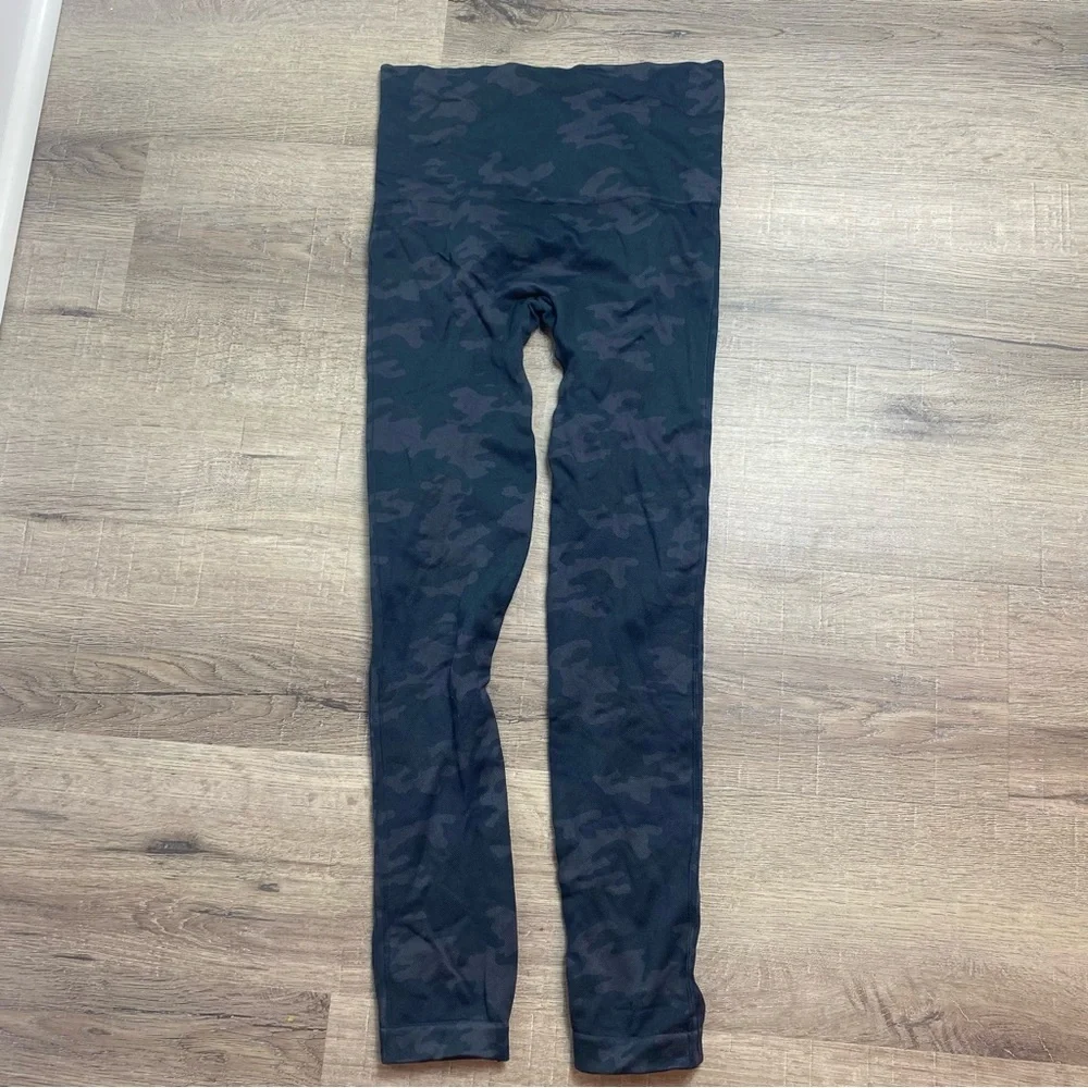 Spanx Camo leggings Tummy Control Seamless - Picture 1 of 5